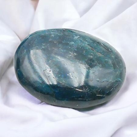 Apatite bleue Madagascar A+ (galet XL)