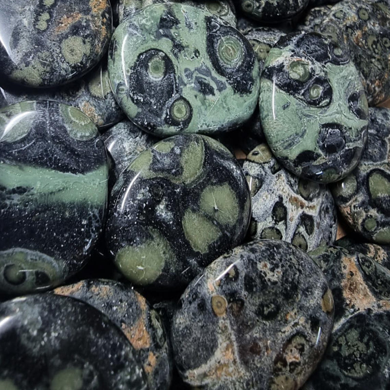 Kimbaba jasper pebble Madagascar A