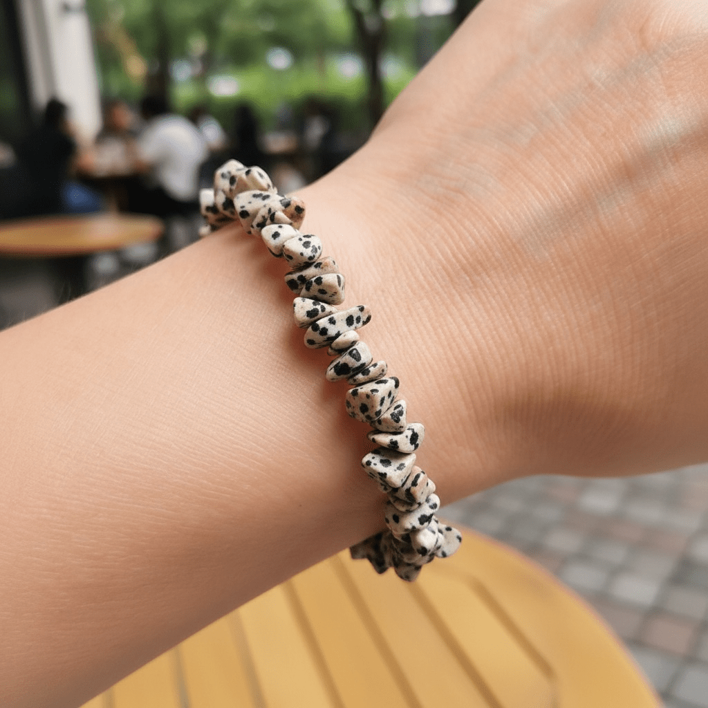 Bracelet jaspe dalmatien Mexique A (perles baroques) - La Boite à Cailloux