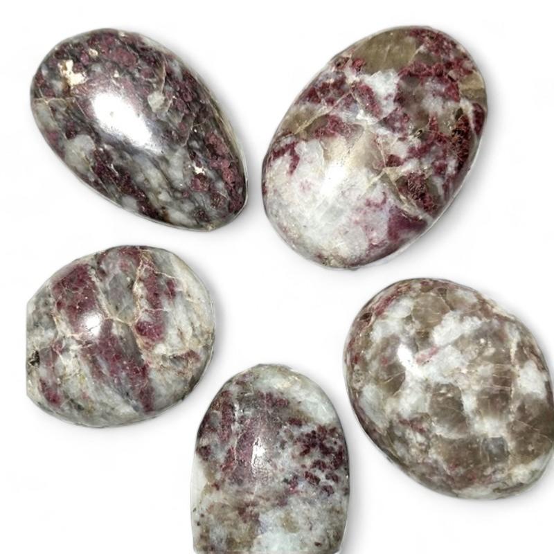 Tourmaline rose (rubélite) sur quartz Madagascar A (Galet XL) - La Boite à Cailloux
