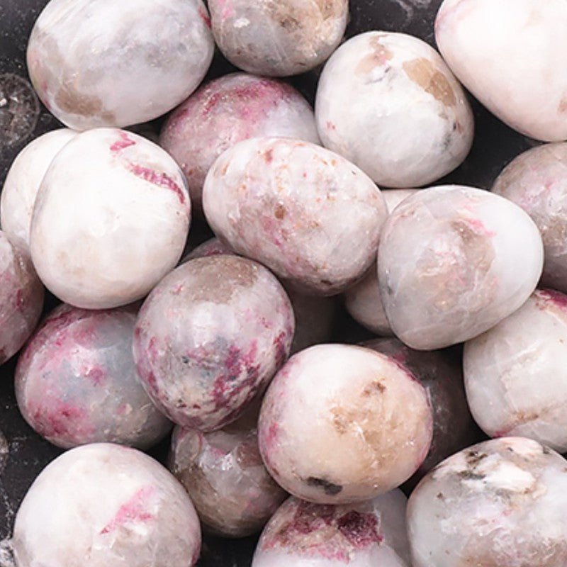 Tourmaline rose sur Quartz Namibie A (pierre roulée) - La Boite à Cailloux