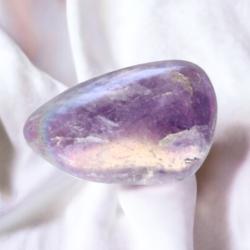 Cristal Angel Aura violet Brésil A (pierre roulée)