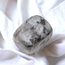 Granite ou larvikite Norvège A (pierre roulée)
