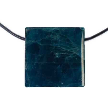Pendentif apatite bleue carrée (pierre trouée) + cordon en cuir