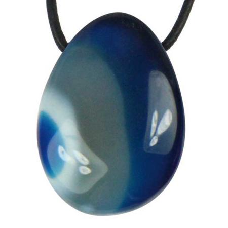 Pendentif agate teintée bleue (pierre trouée) + cordon en cuir