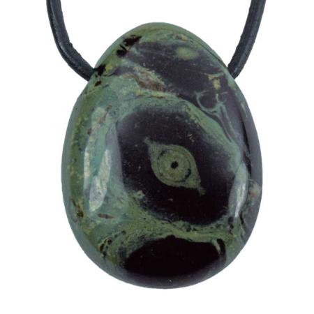 Pendentif jaspe Kimbaba (pierre trouée) + cordon en cuir