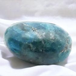 Apatite bleue Brésil A (pierre roulée)