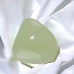 Jade vert de Chine A (pierre roulée)