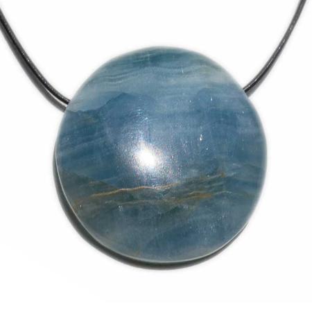 Pendentif aragonite bleue (rond) + cordon en cuir