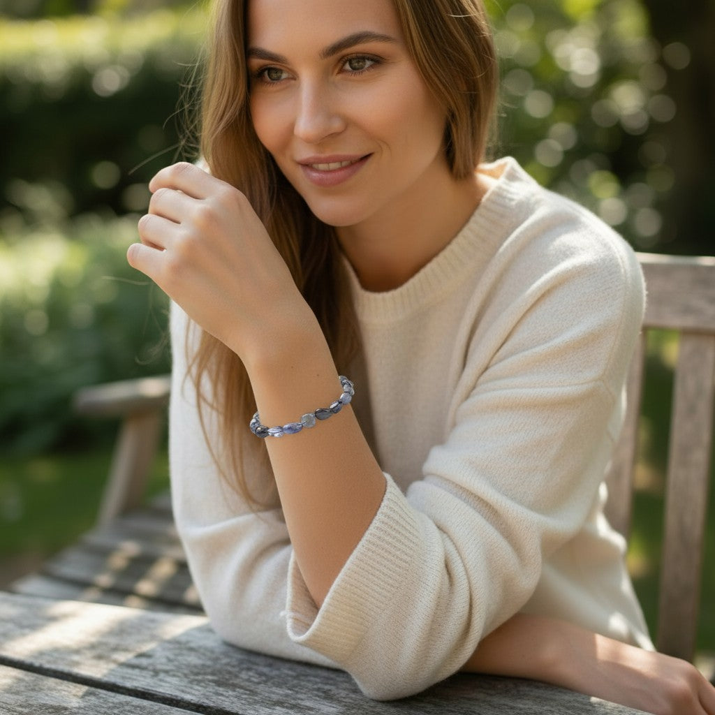 Iolite (cordierite) bracelet India A (grains 5-7mm)