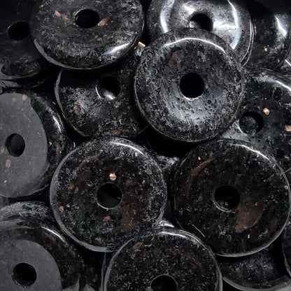 Donut or PI Chinese coppernite (Indian nuummite) A