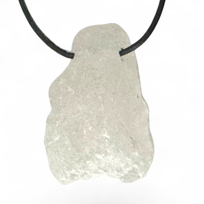 Rock crystal pendant Brazil A (raw stone) + cord