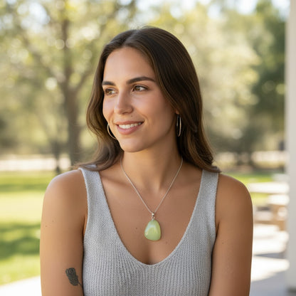 Pendentif jade de Chine A pierre roulée boucle argent 925