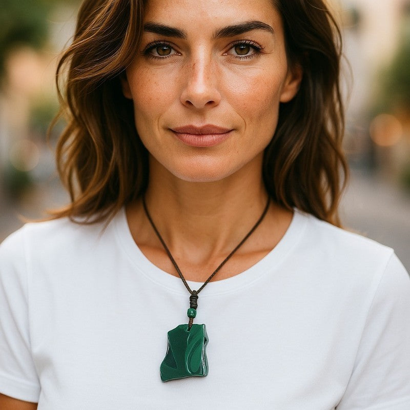 Pendentif malachite Congo AA pierre plate + cordon