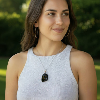 Pendentif spinelle noir Thailande boucle argent 925
