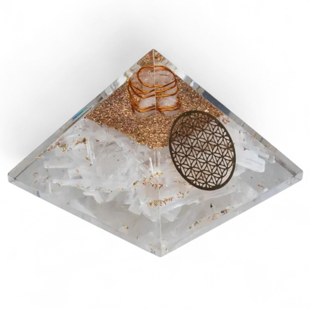 Pyramide orgonite selenite fleur de vie (70mm)