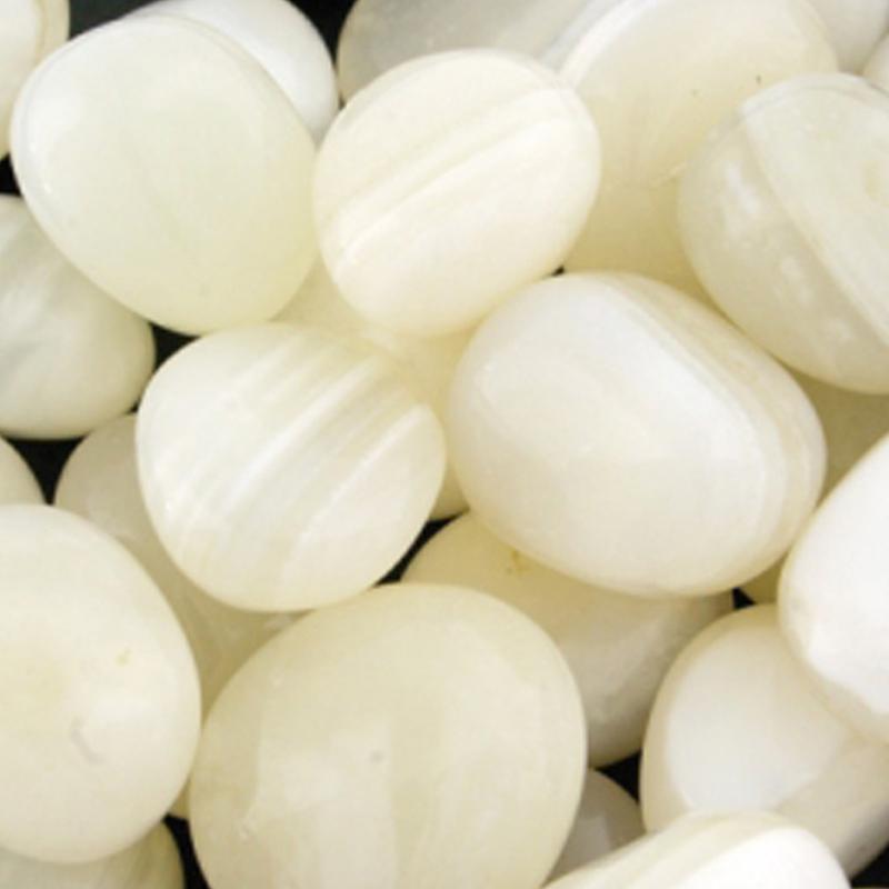 Agate blanche ou agate de paix Inde A+ (pierre roulée) - La Boite à Cailloux
