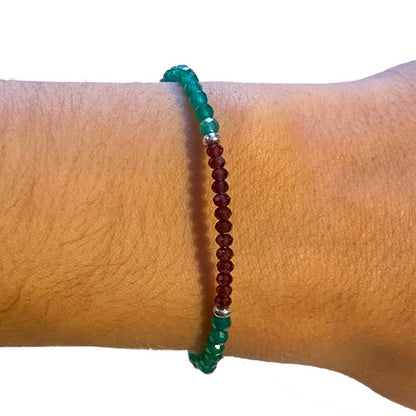 Bracelet agate teintée verte grenat perles facettées argent 925 - La Boite à Cailloux