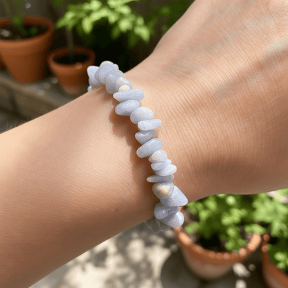 Bracelet angélite Pérou A (perles baroques) - La Boite à Cailloux