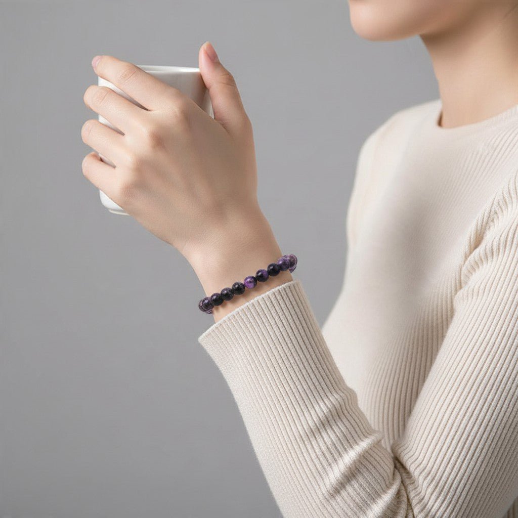 Bracelet charoite Russie AA (boules 7-8mm) - La Boite à Cailloux
