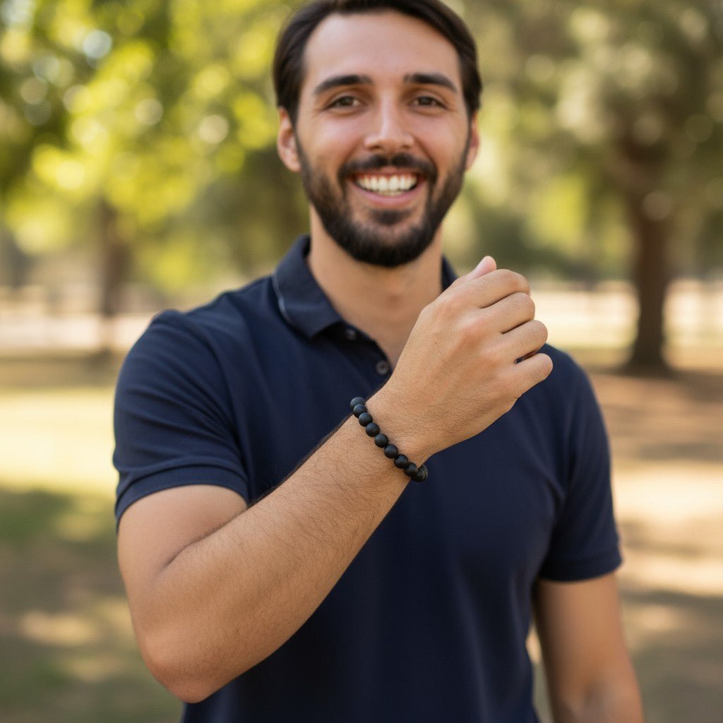 Bracelet Homme: onyx dépoli A (boules 10mm) - La Boite à Cailloux