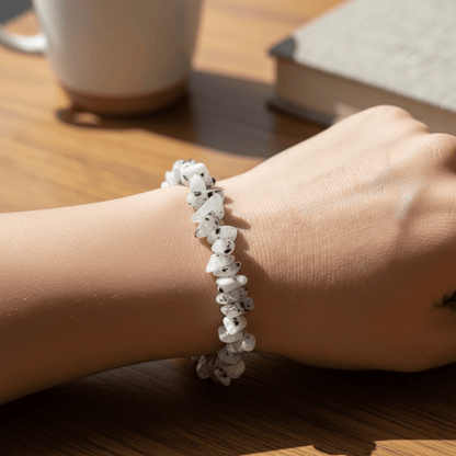 Bracelet pierre de lune arc en ciel Inde A (péritérite) perles baroques - La Boite à Cailloux