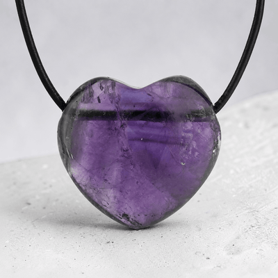 Amethyst pierced heart Brazil A 30mm + cord