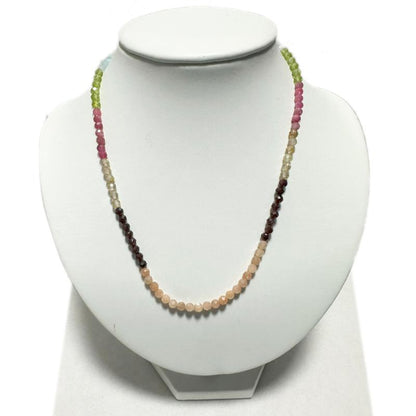 Collier 7 chakras Brésil AA (perles facettées 3 - 4mm) - 45cm - La Boite à Cailloux