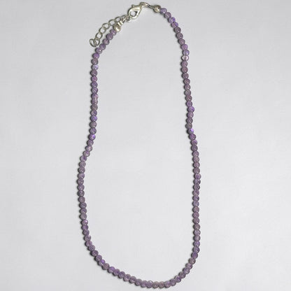 Collier en améthyste du Brésil AA composé de petites perles rondes de 2 à 3 mm