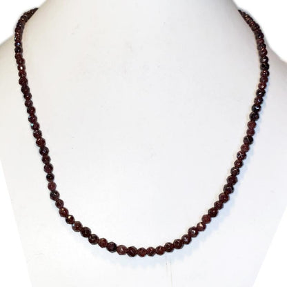 Collier grenat rouge almandin Inde AA (perles facettées 3 - 4mm) - 45cm - La Boite à Cailloux
