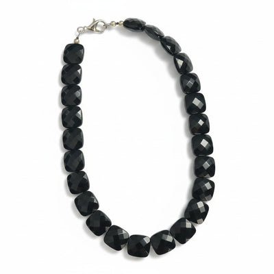 Collier onyx Brésil AA (perles carrées facettées)