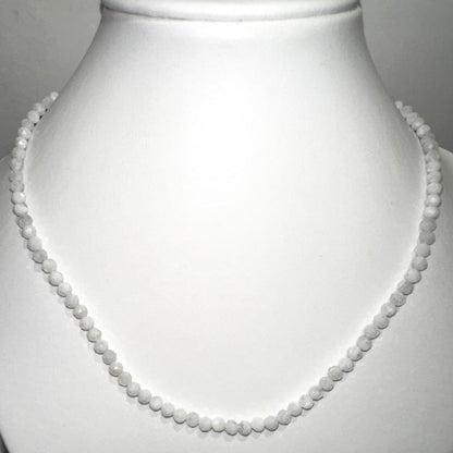 Collier pierre de lune arc en ciel (péristérite) Inde perles facettées 45cm - La Boite à Cailloux