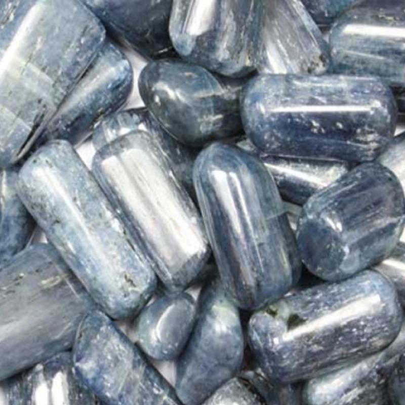 Cyanite bleue ou disthène Brésil A (pierre roulée) - La Boite à Cailloux