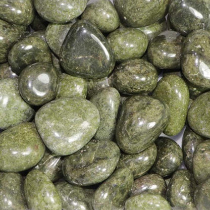 Epidote Inde A (pierre roulée) - La Boite à Cailloux