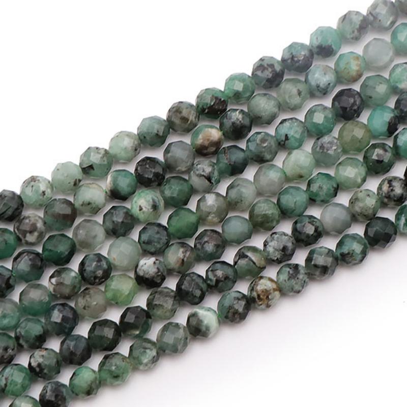 Fil émeraude Brésil A perles facettées 3 - 4mm - La Boite à Cailloux