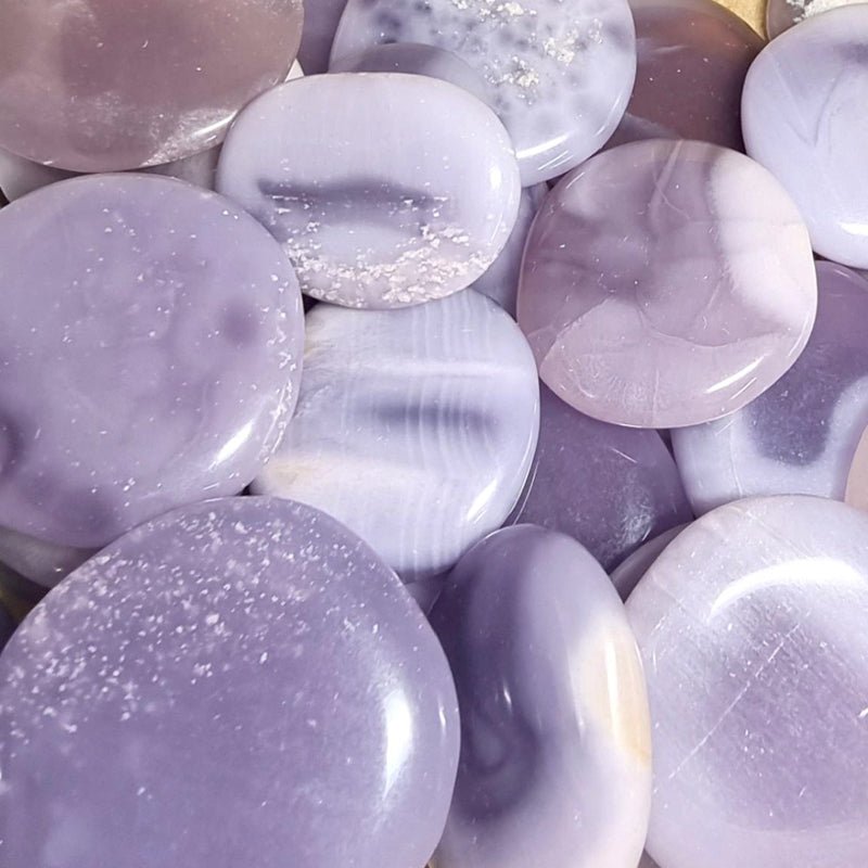 Galet fluorine mauve Birmanie A - La Boite à Cailloux