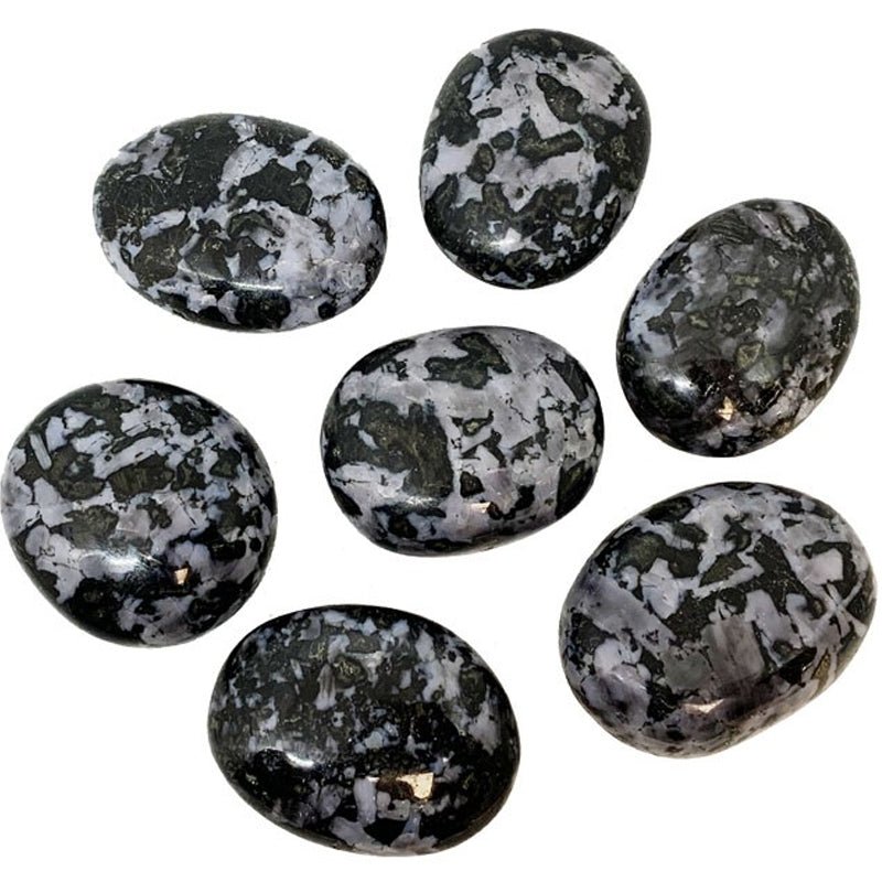 Galet Gabbro (Merlinite mystique) Madagascar A - La Boite à Cailloux