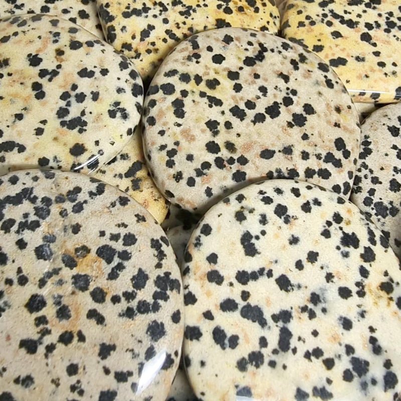 Galet jaspe dalmatien Mexique A - La Boite à Cailloux