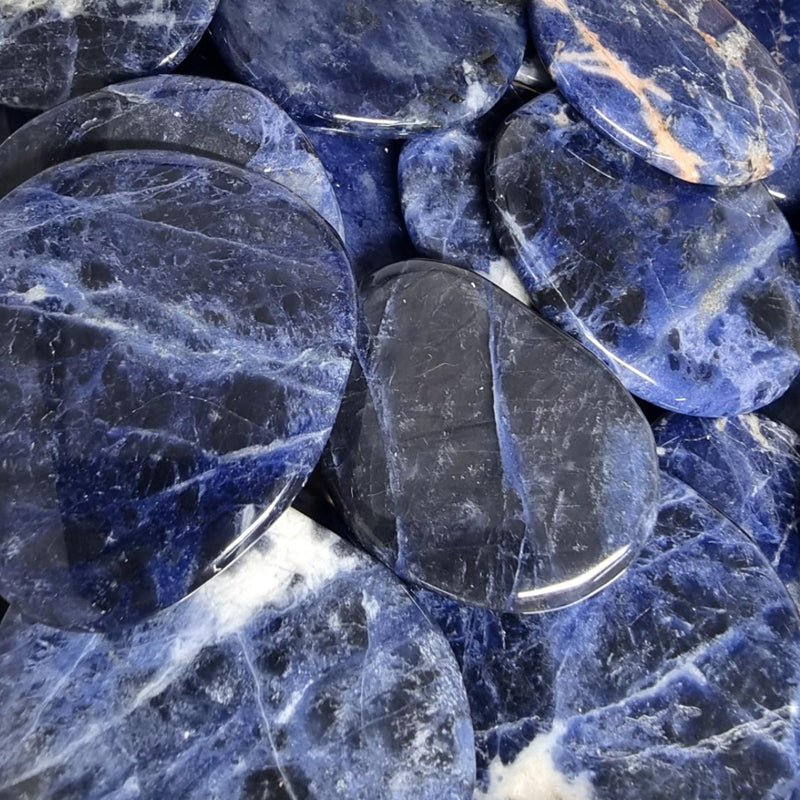 Galet sodalite Brésil A - La Boite à Cailloux