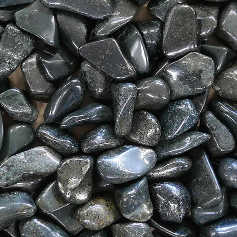 Jade noir Etats - Unis A (pierre roulée) - La Boite à Cailloux