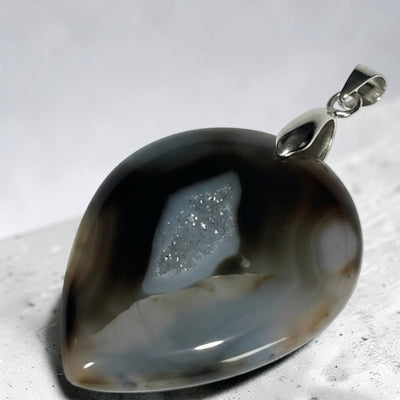 Pendentif agate cristallisée Brésil AA acier inoxydable