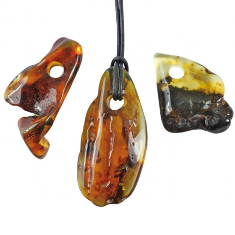 Pendentif ambre Lituanie AB (pierre trouée) + cordon - La Boite à Cailloux