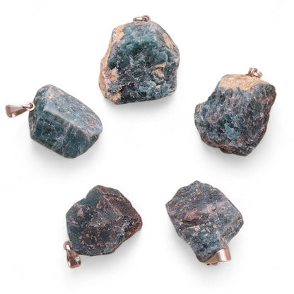 Pendentif apatite bleue Brésil A (pierre brute) - La Boite à Cailloux