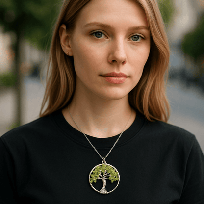 Pendentif arbre de vie péridot Inde A 40mm - La Boite à Cailloux