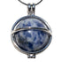 Pendentif boule sodalite dans cage - La Boite à Cailloux