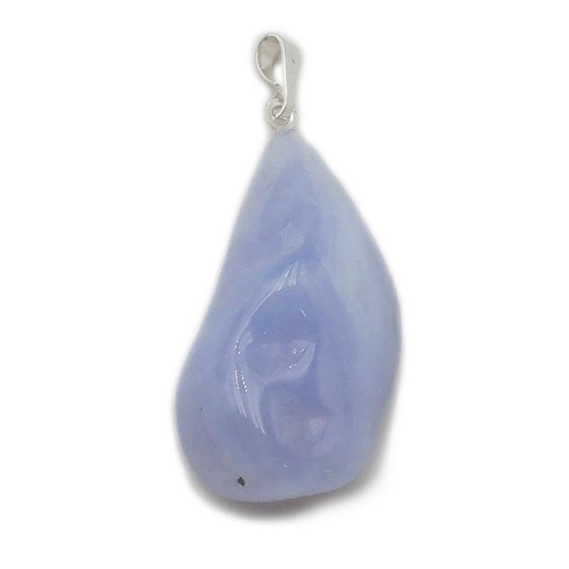 Pendentif calcédoine bleue Namibie A+ (pierre roulée) - La Boite à Cailloux