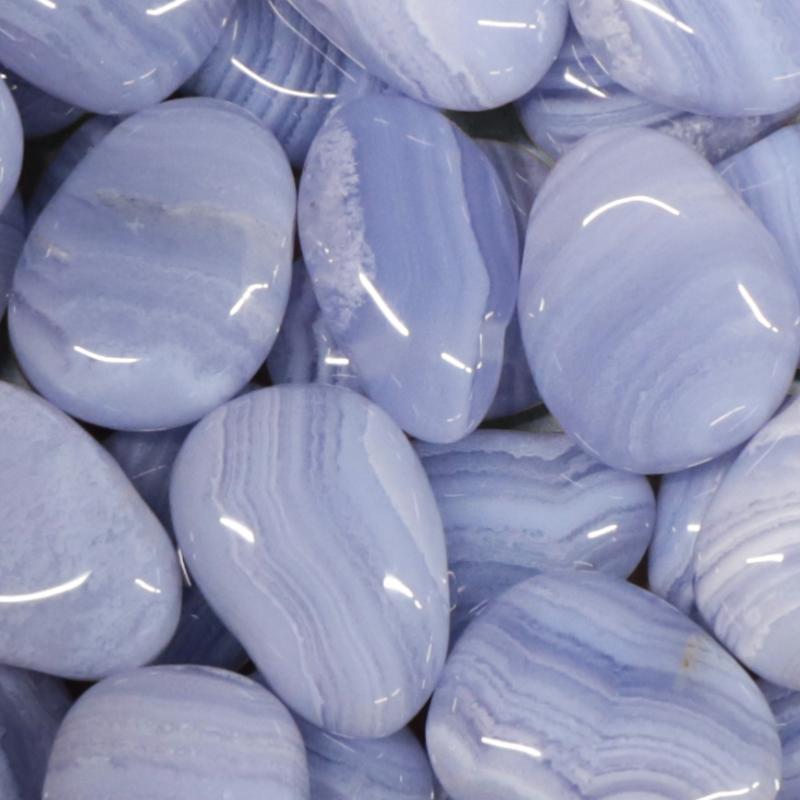 Pendentif calcédoine bleue Namibie AAA (pierre trouée) + cordon - La Boite à Cailloux