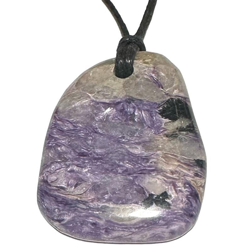 Pendentif charoite Russie AA (pierre plate) + cordon - La Boite à Cailloux