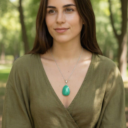 Pendentif chrysoprase Australie A pierre roulée boucle argent 925 - La Boite à Cailloux