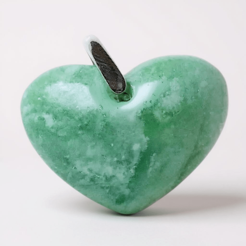 Pendentif coeur calcédoine verte Brésil A+ 25mm - La Boite à Cailloux